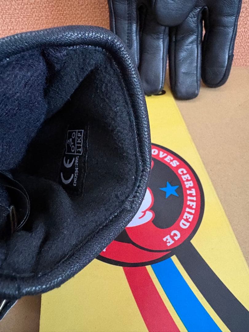 ヘルストン冬グローブ モトリモーダ