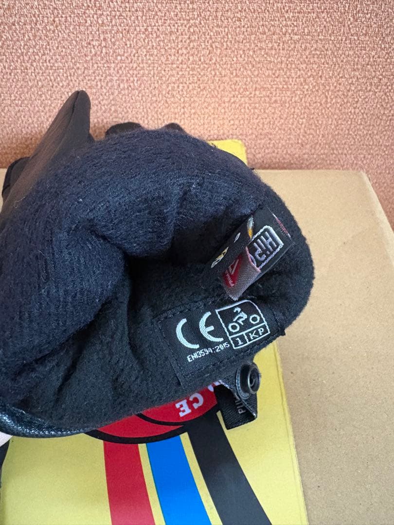 ヘルストン冬グローブ モトリモーダ