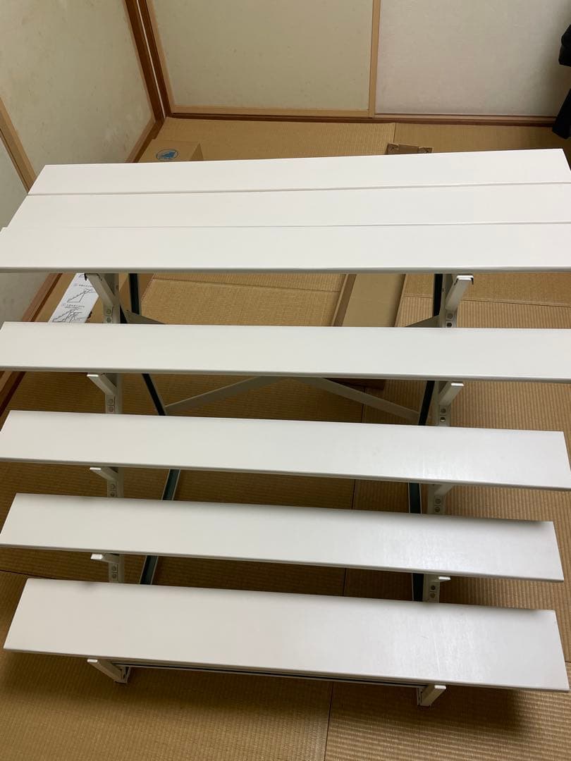 スチール製　おひな段 5段　ホワイト