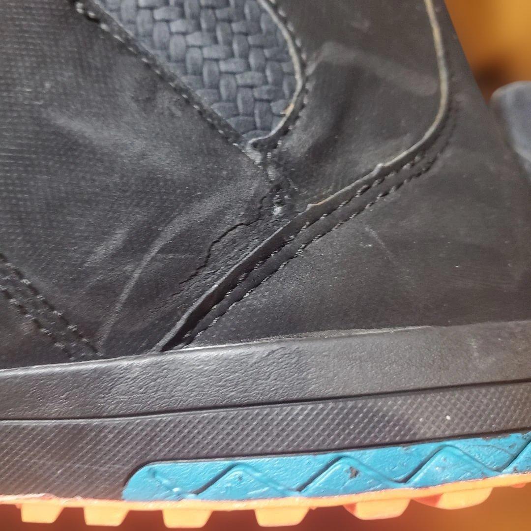 SALOMON スノーボードブーツ　25cm! 26109