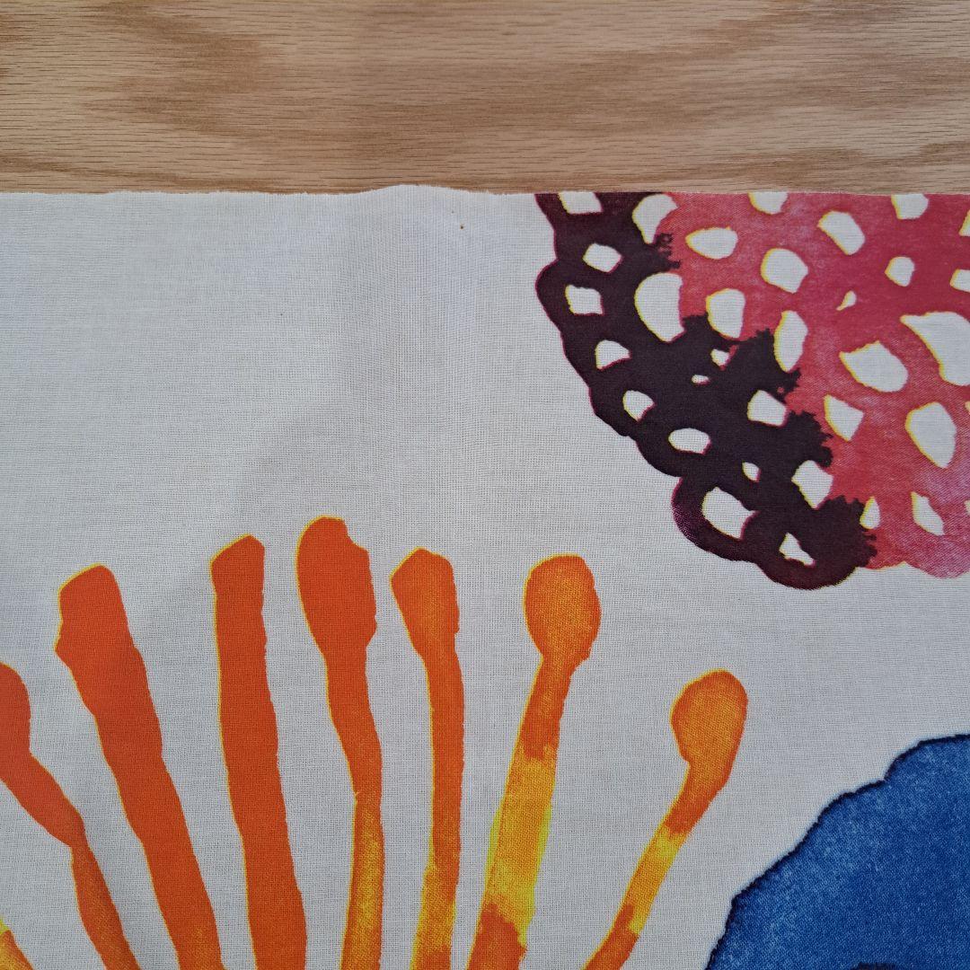 marimekko　ユハンヌスタイカ　真夏の魔法　テーブルクロス　タペストリー