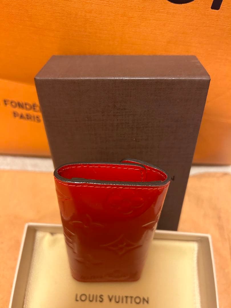 ルイヴィトン キーケース 4連 ベェルニ 美品