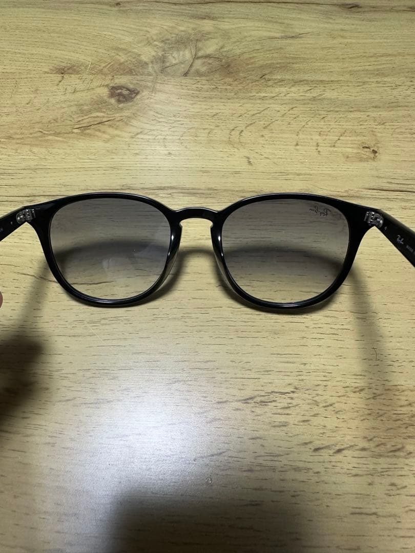 【ほぼ未使用品】レイバン RB4259-F グラデーションレンズ