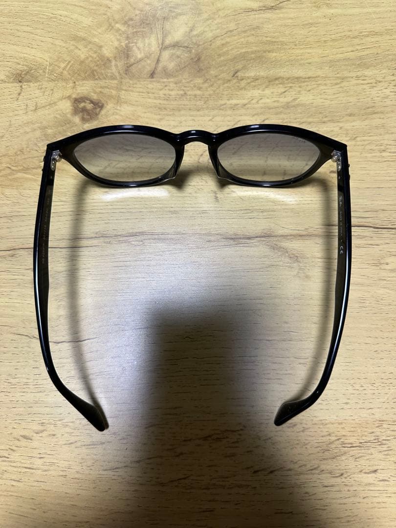 【ほぼ未使用品】レイバン RB4259-F グラデーションレンズ