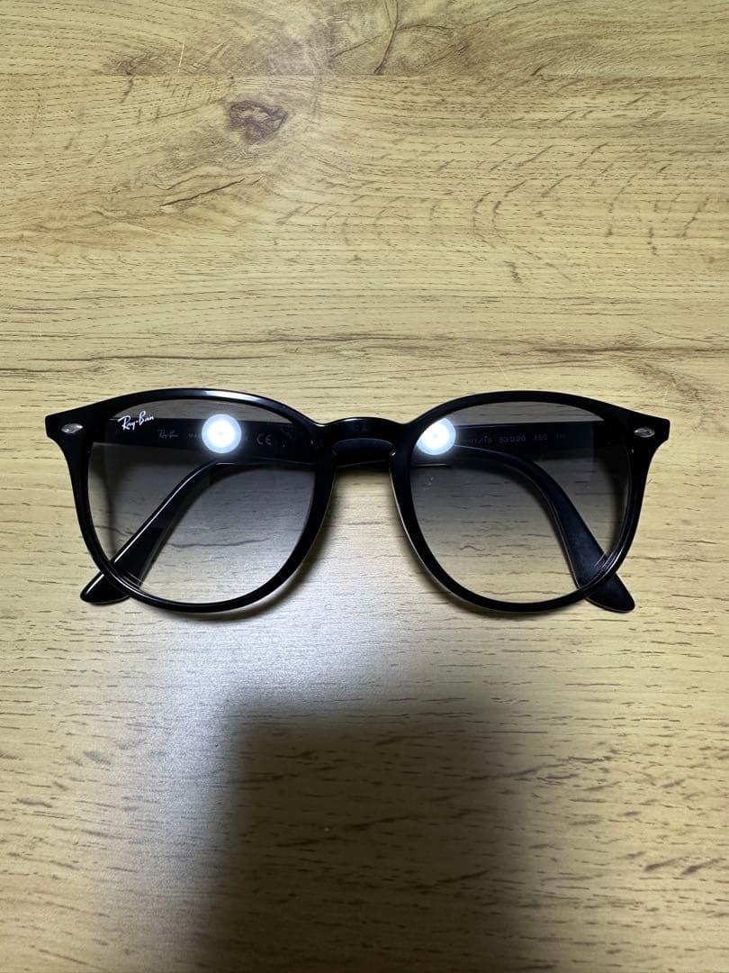 【ほぼ未使用品】レイバン RB4259-F グラデーションレンズ