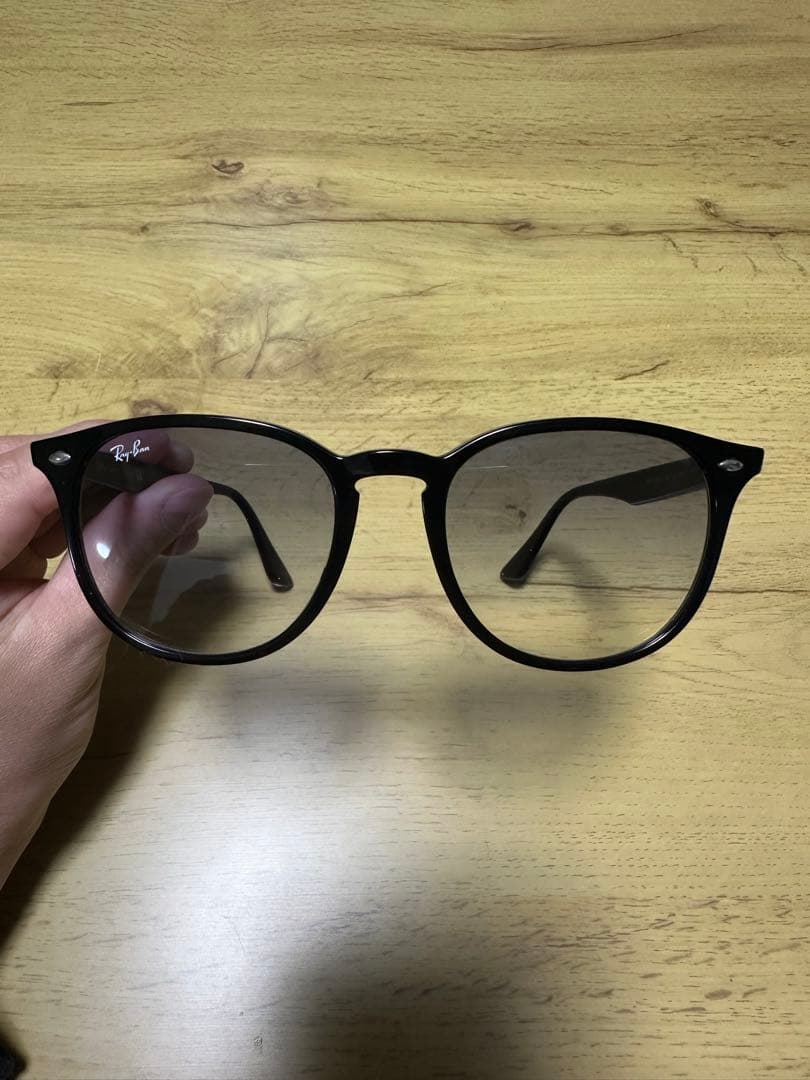 【ほぼ未使用品】レイバン RB4259-F グラデーションレンズ