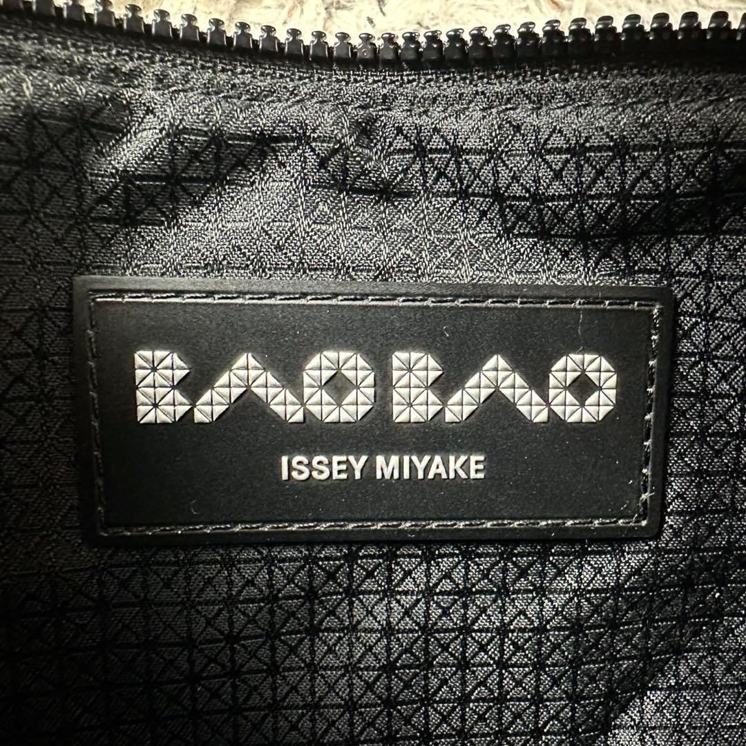 美品 バオバオイッセイミヤケ ショルダーバッグ ファスナー 斜め掛け ブラック