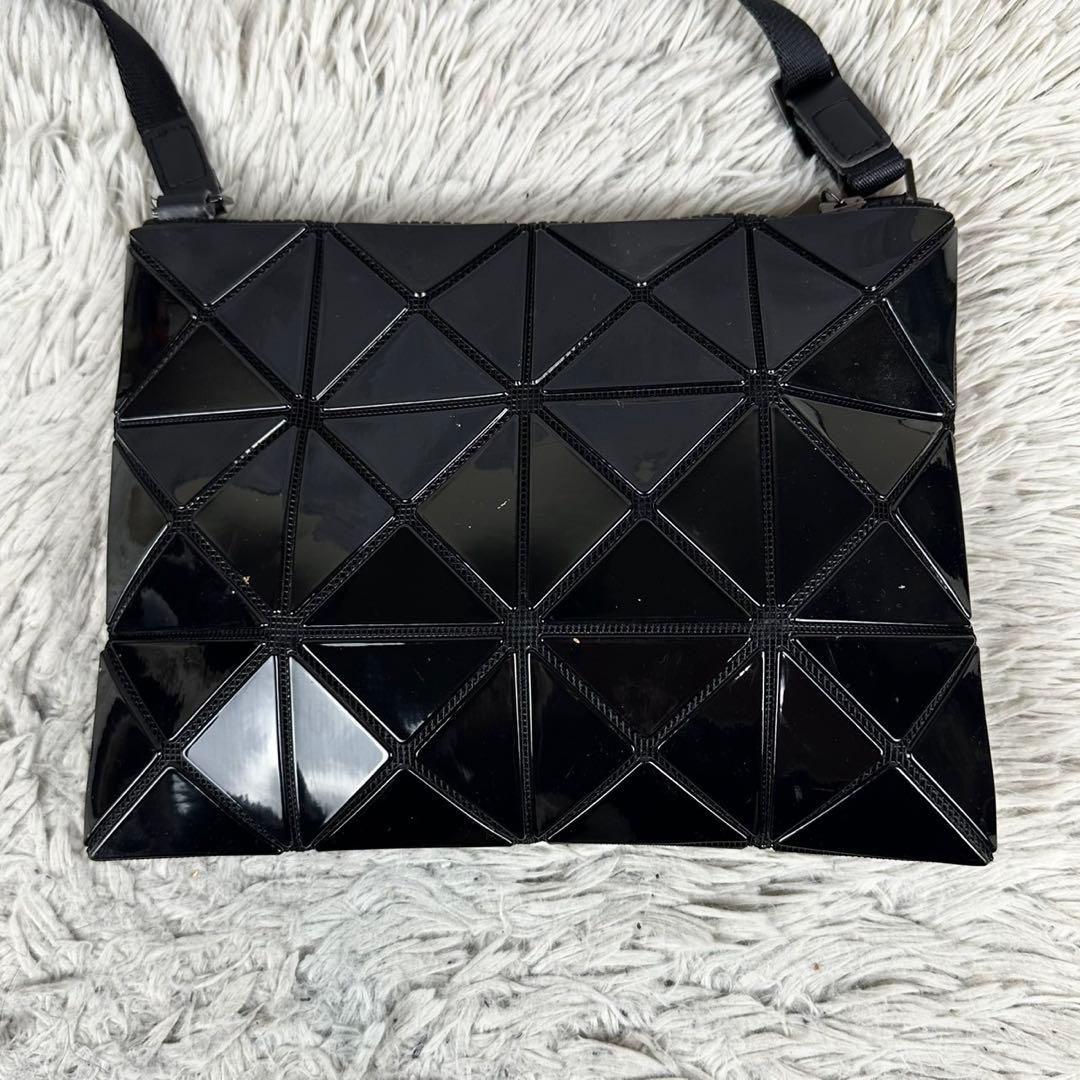 美品 バオバオイッセイミヤケ ショルダーバッグ ファスナー 斜め掛け ブラック