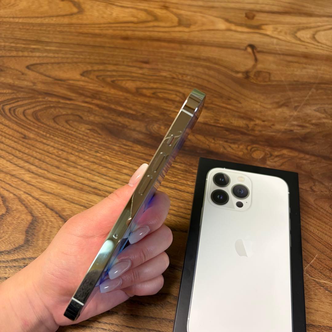 iPhone 13 Pro シルバー 本体(背面傷あり、広角カメラ使用不可)