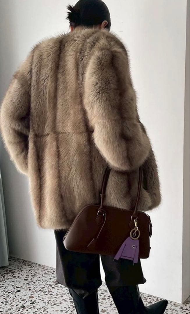 ミラオーウェン今期マルチマテリアルノーカラーファーコート新品Mila Owen