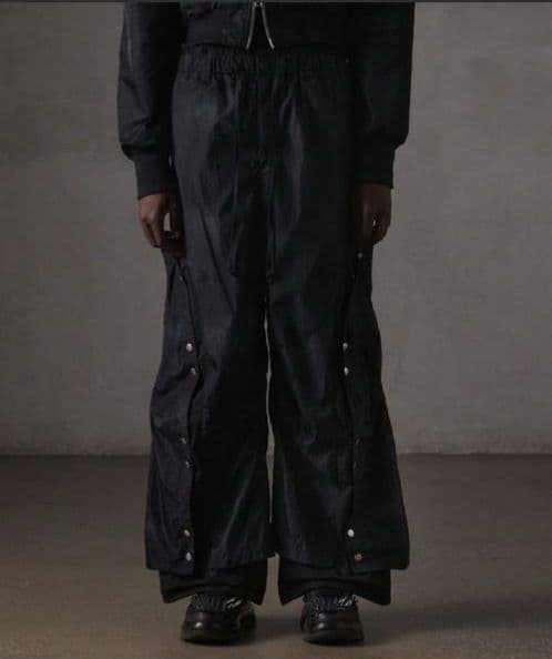 X*d様 〈GRANCY〉ボタンレイヤードデザイン ナイロンパンツ