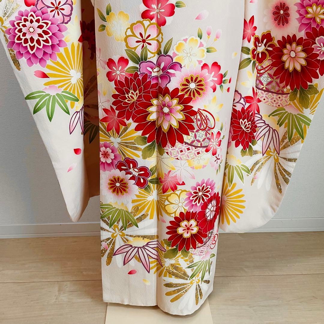 振袖　ベージュ系　アイボリー系　菊　鞠　桜　竹　ちりめん地　正絹