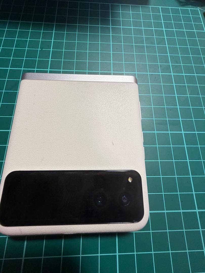 G*G様 Motorola　Razer40　使用感あり　256GB バニラクリー