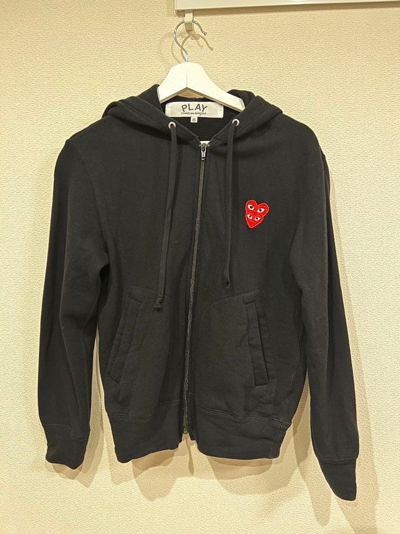 プレイ・コムデギャルソン　ダブルレッドハートジップアップフーディー