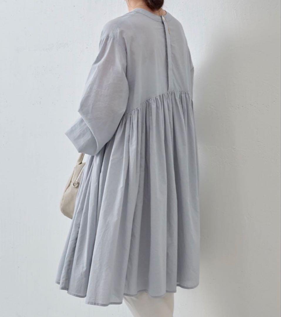 新品タグ付き　BEARDSLEY ギャザーチュニックワンピース　グレー