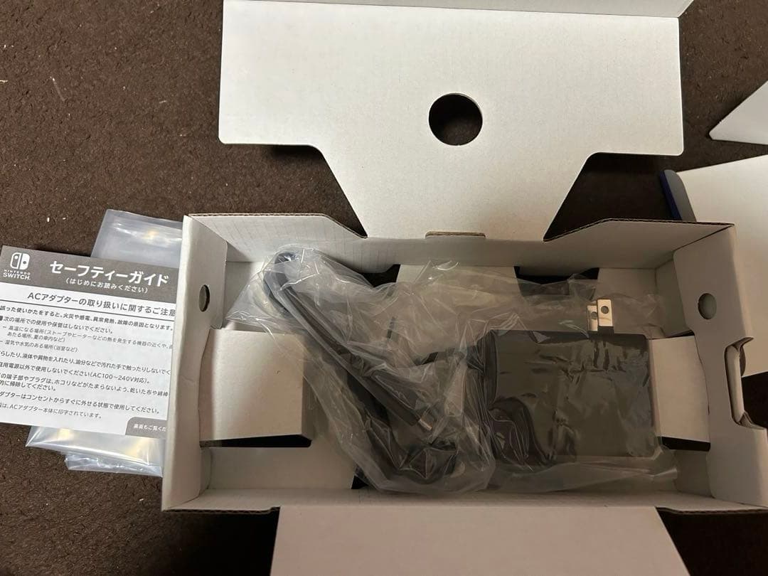 Nintendo Switch Lite 本体　カラー：ブルー