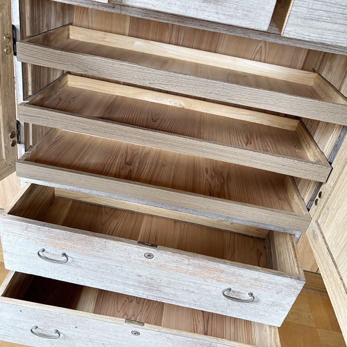 桐箪笥　桐の箪笥　箪笥　桐　三段重ね　鍵付き　昭和レトロ　大正ロマン　骨董品