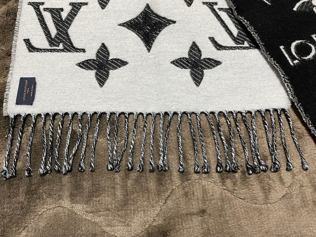 ルイヴィトン LV エセンシャル シャインM78159 マフラー ウール グレー