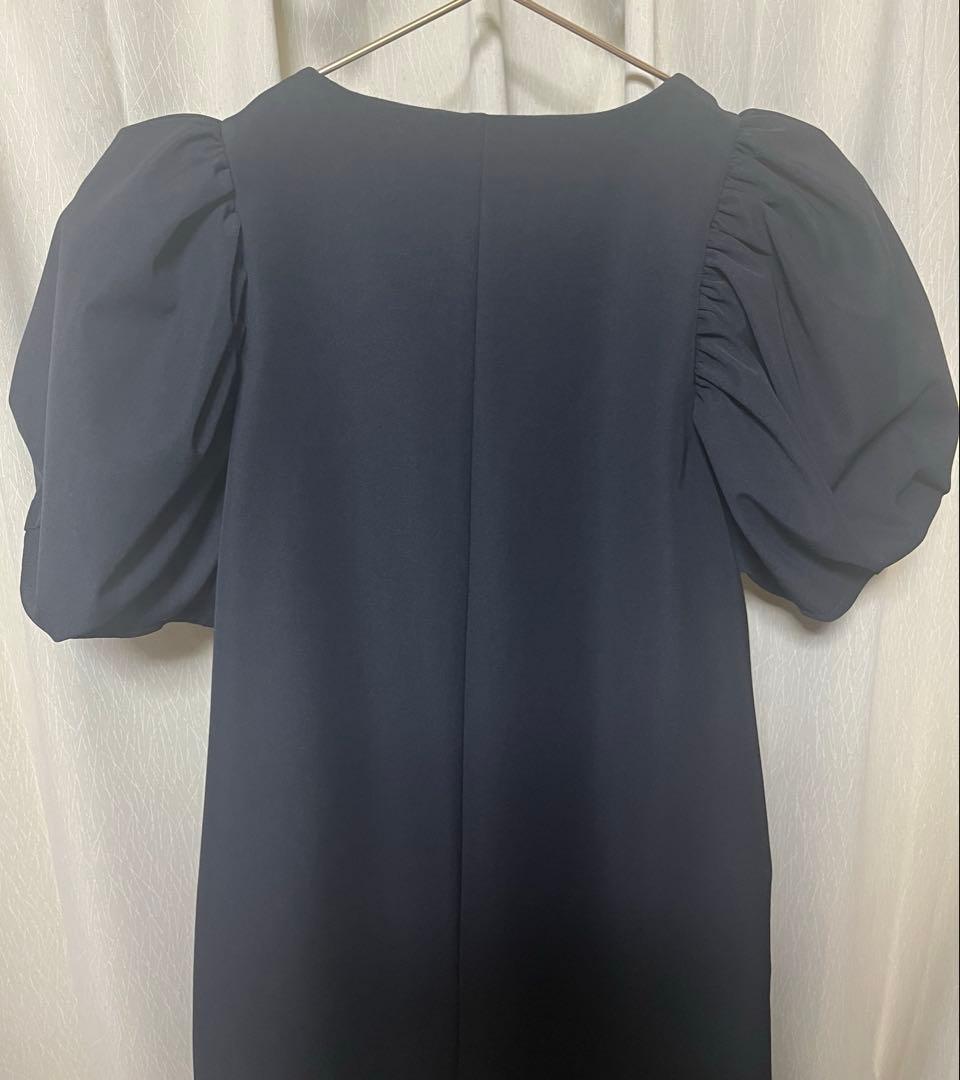 美品【ELLIE エリー】完売 ボリュームスリーブロンパース BLACK (M)