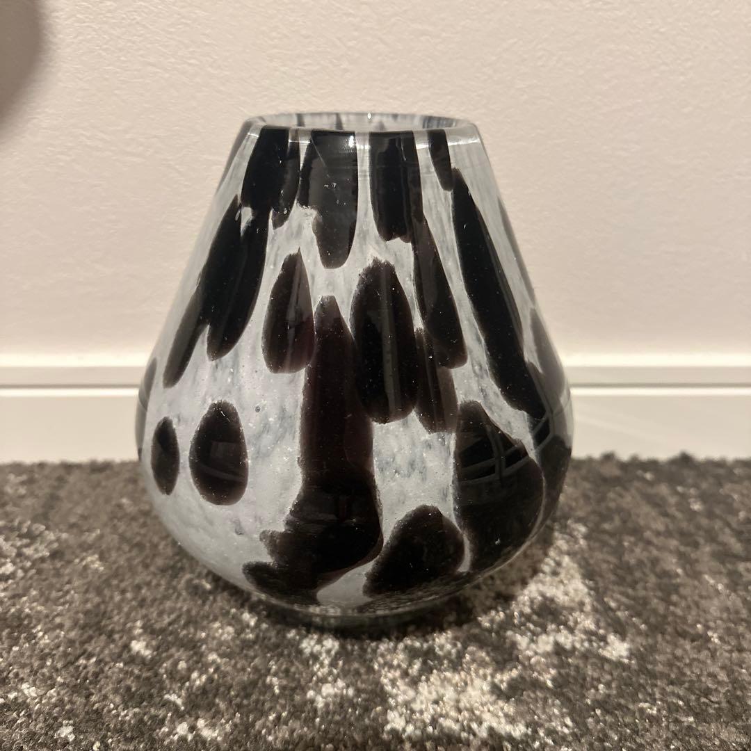 アート風白黒ガラス花瓶