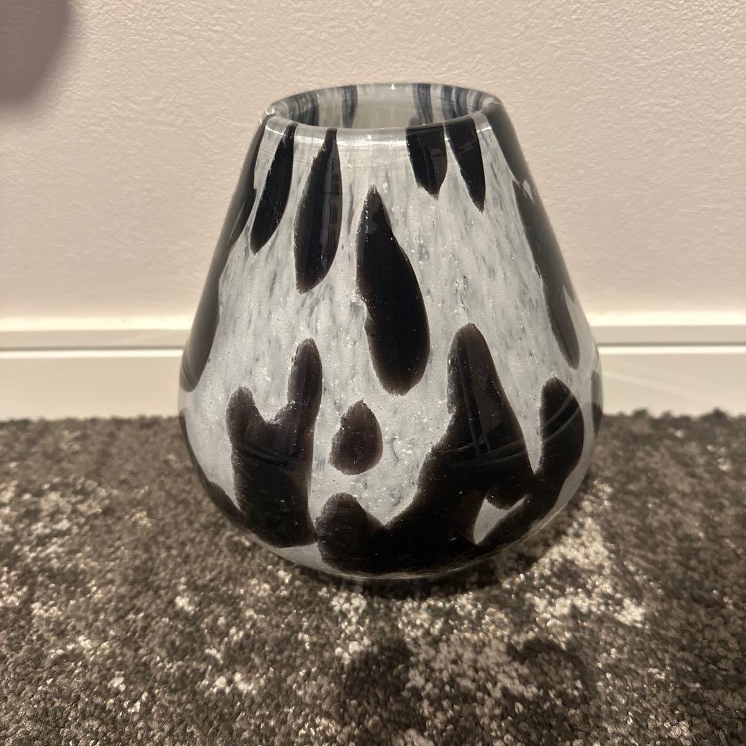 アート風白黒ガラス花瓶