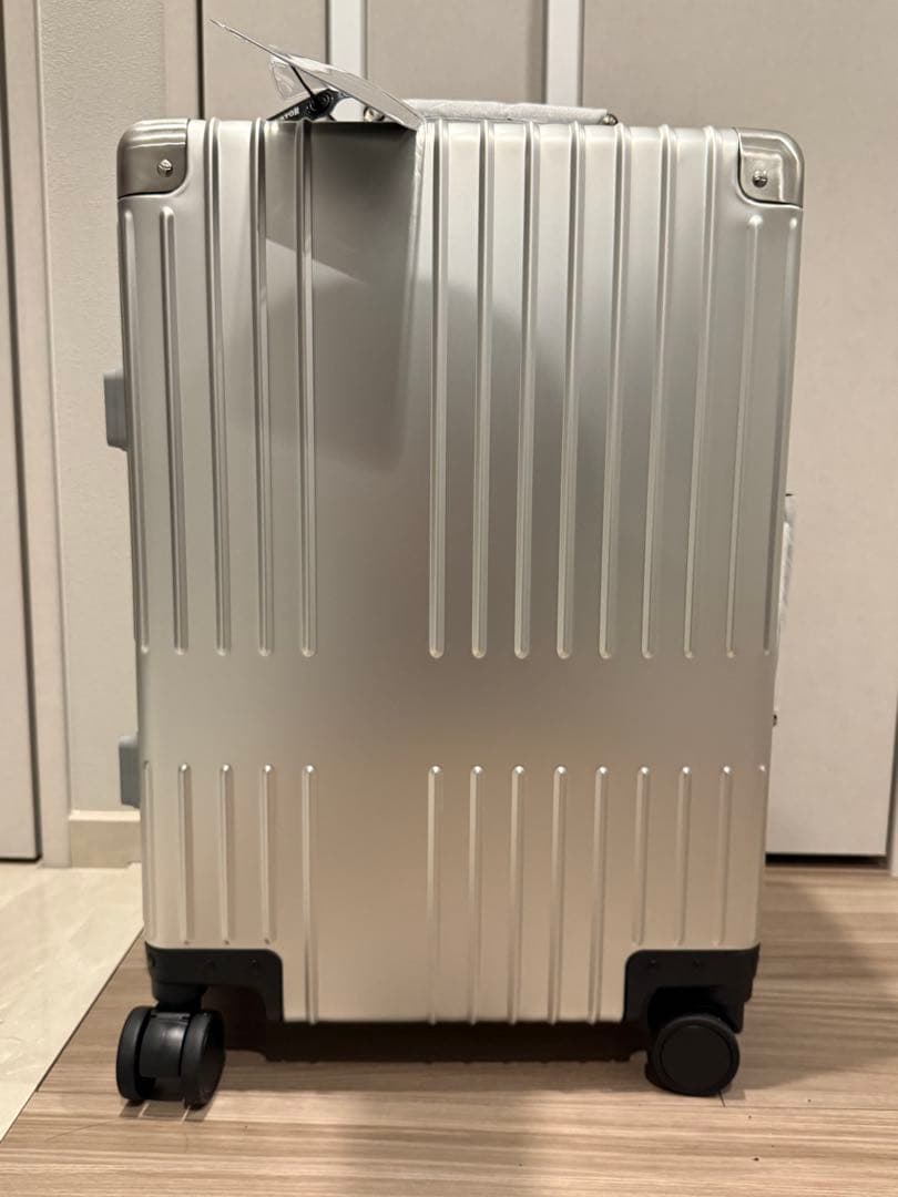 【新品・未使用品】innovator アルミスーツケース 限定色 36L