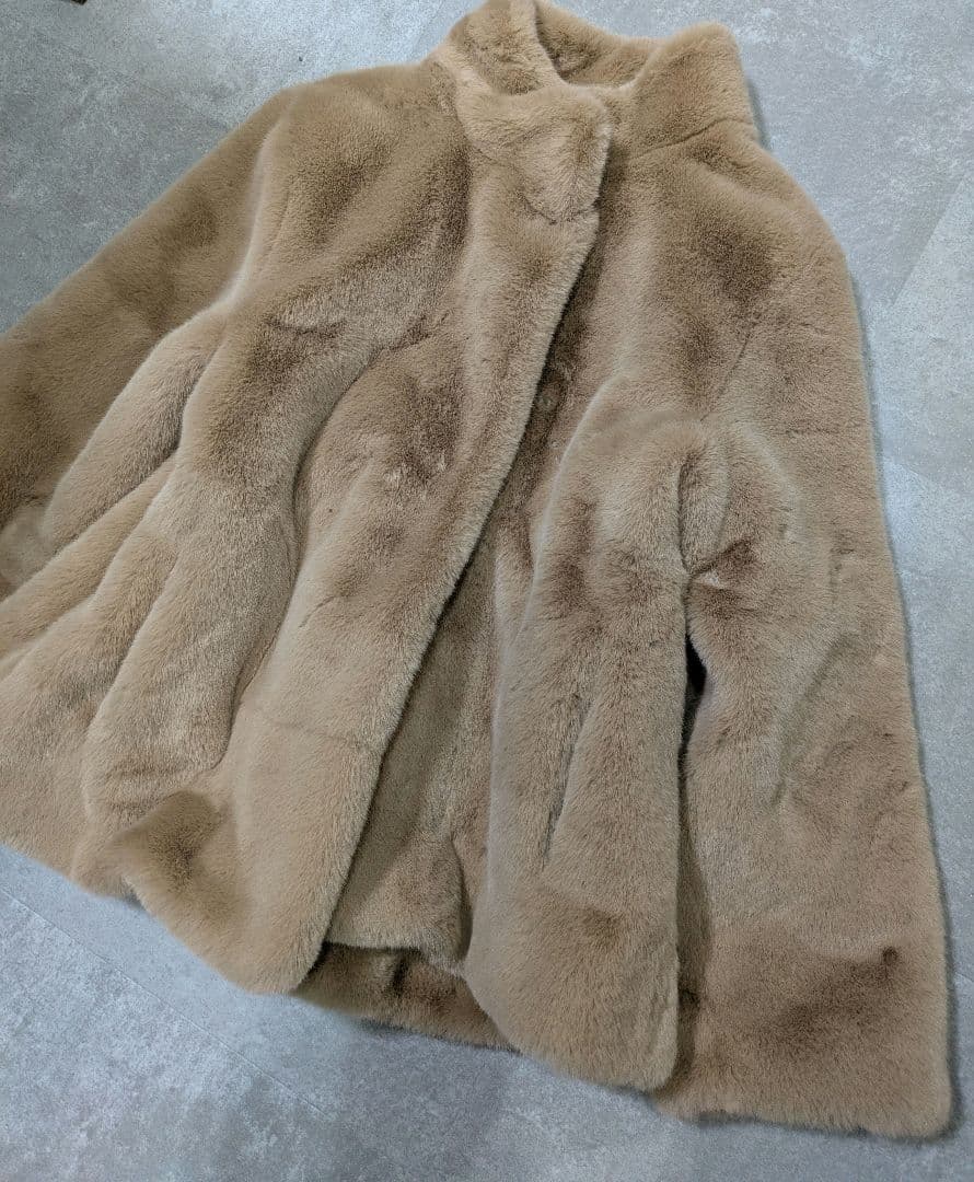 美品 RANDEBOO ベージュ ファーコート ショート丈