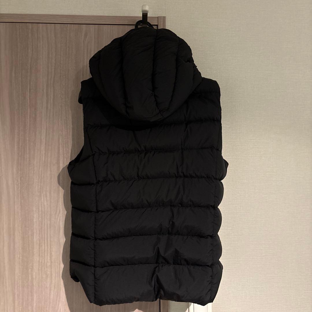 タトラス　TATRASブラック フード付きダウンベスト