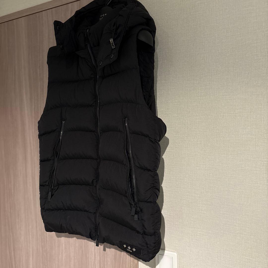 タトラス　TATRASブラック フード付きダウンベスト