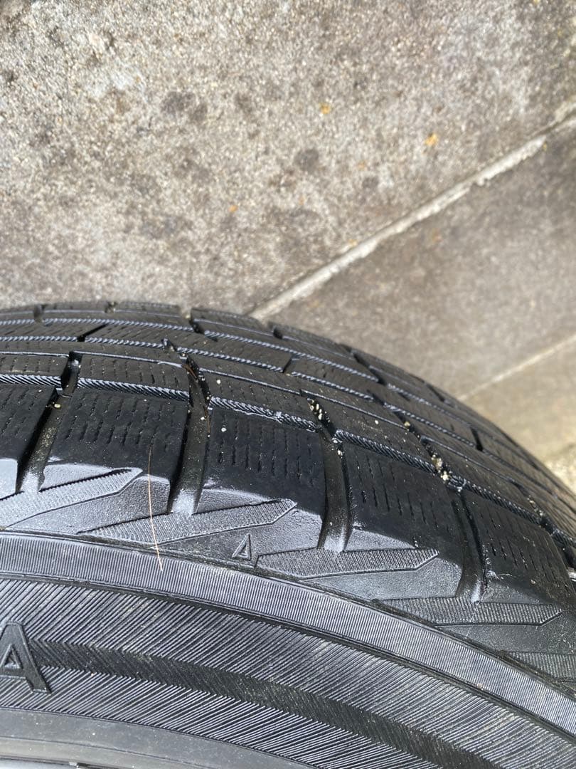 スタッドレスタイヤ付きストレンジャーホイール17インチ４本セット