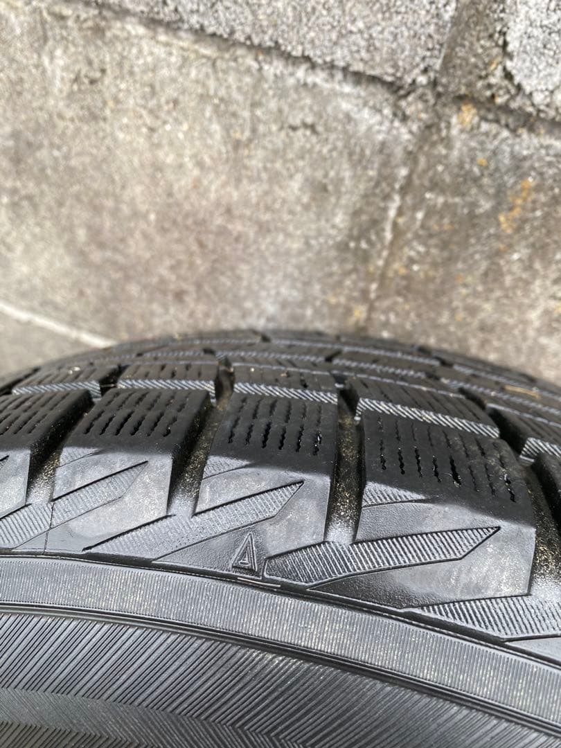 スタッドレスタイヤ付きストレンジャーホイール17インチ４本セット