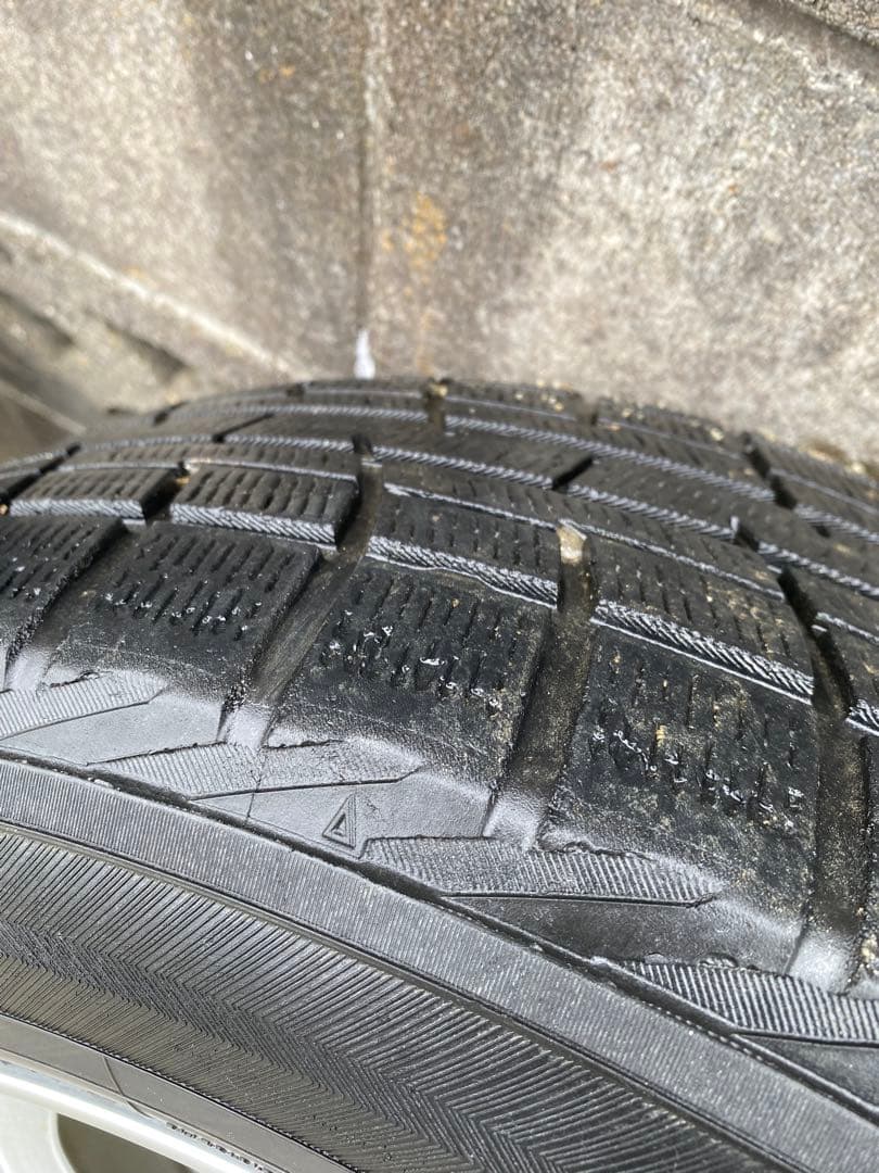 スタッドレスタイヤ付きストレンジャーホイール17インチ４本セット