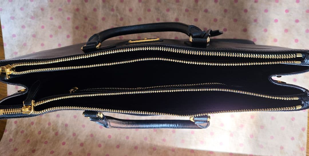 PRADA ブラック ビジネスバッグ 認証カード付き