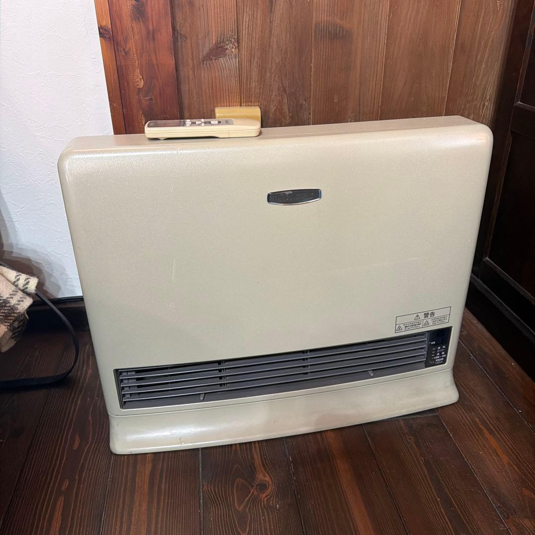 温水ルームヒーター