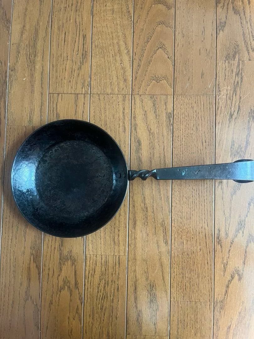 【millio】鍛造フライパン20cm 蓋、収納袋付き