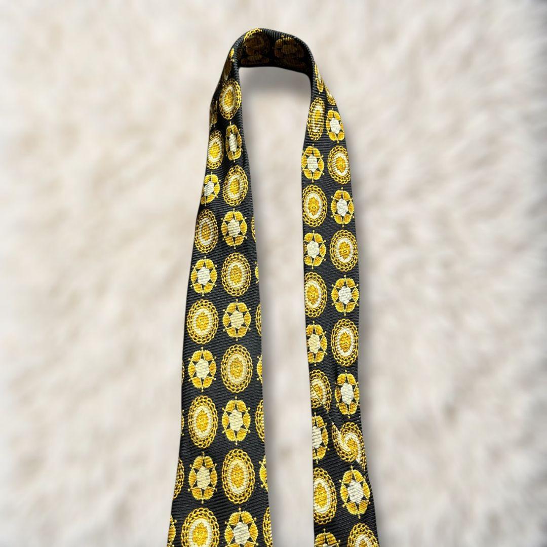 【美品✨】シャネル 総柄 花柄 水玉風 金チェーン 黒黄白 ジャガード ネクタイ