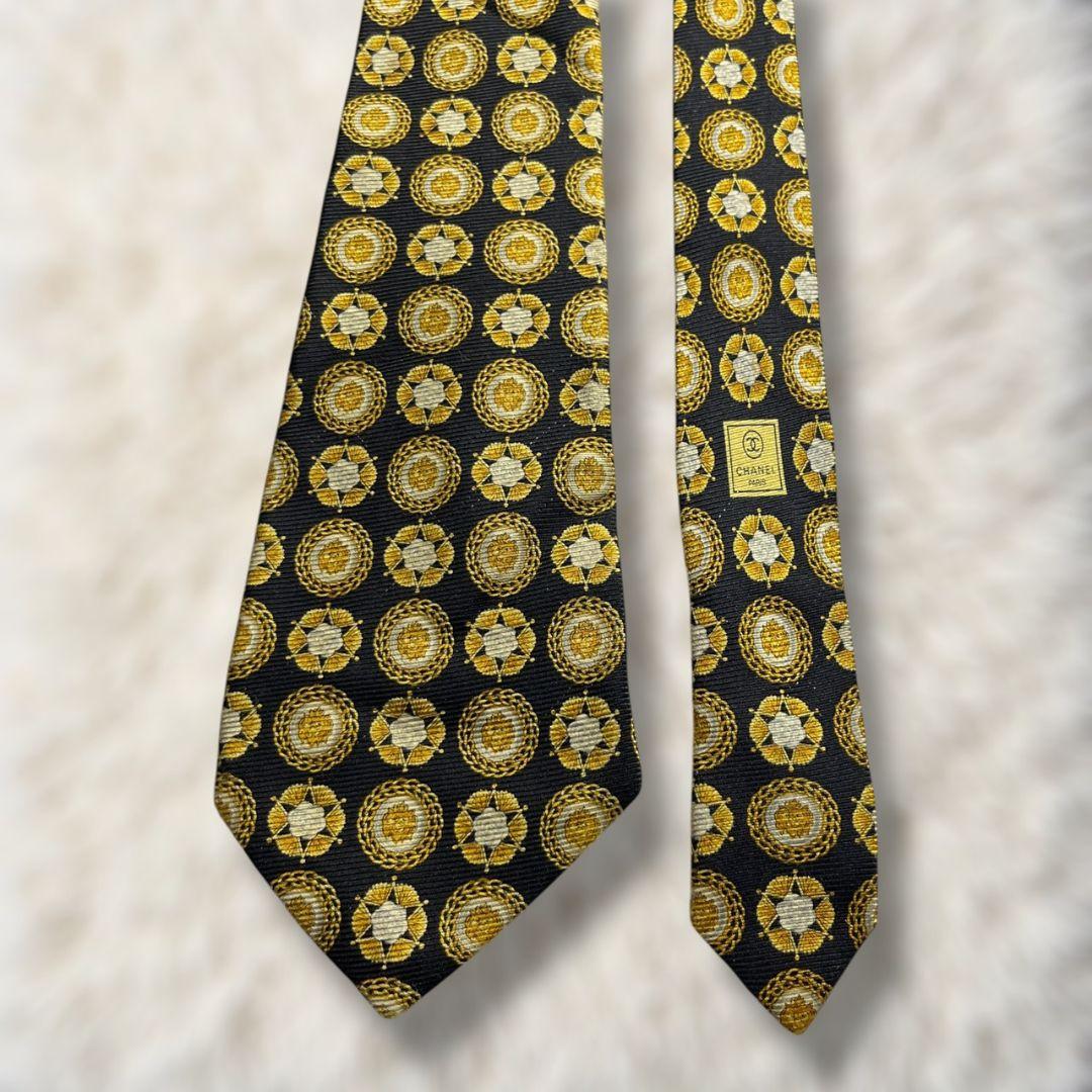 【美品✨】シャネル 総柄 花柄 水玉風 金チェーン 黒黄白 ジャガード ネクタイ