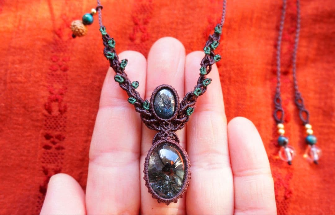 インドヒマラヤ産　ガーデンクォーツ　グリーンカイヤナイト　マクラメ　ネックレス