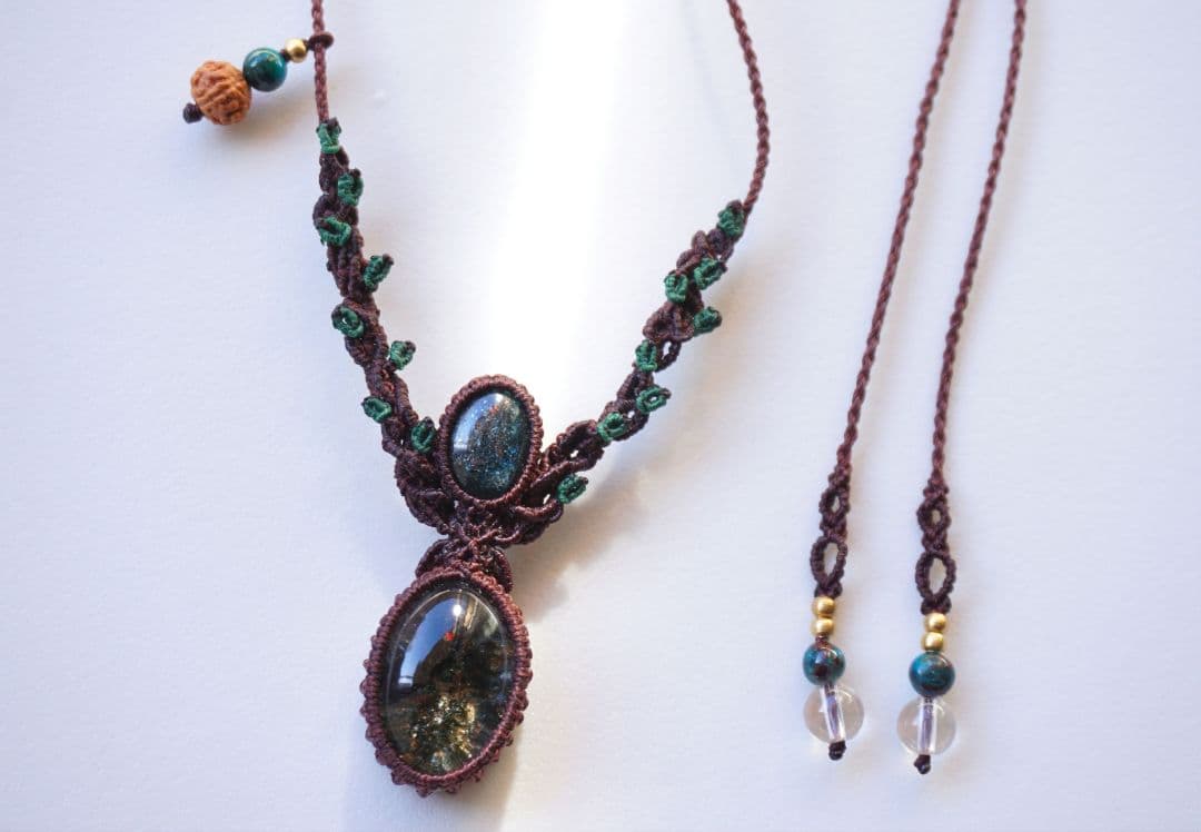 インドヒマラヤ産　ガーデンクォーツ　グリーンカイヤナイト　マクラメ　ネックレス