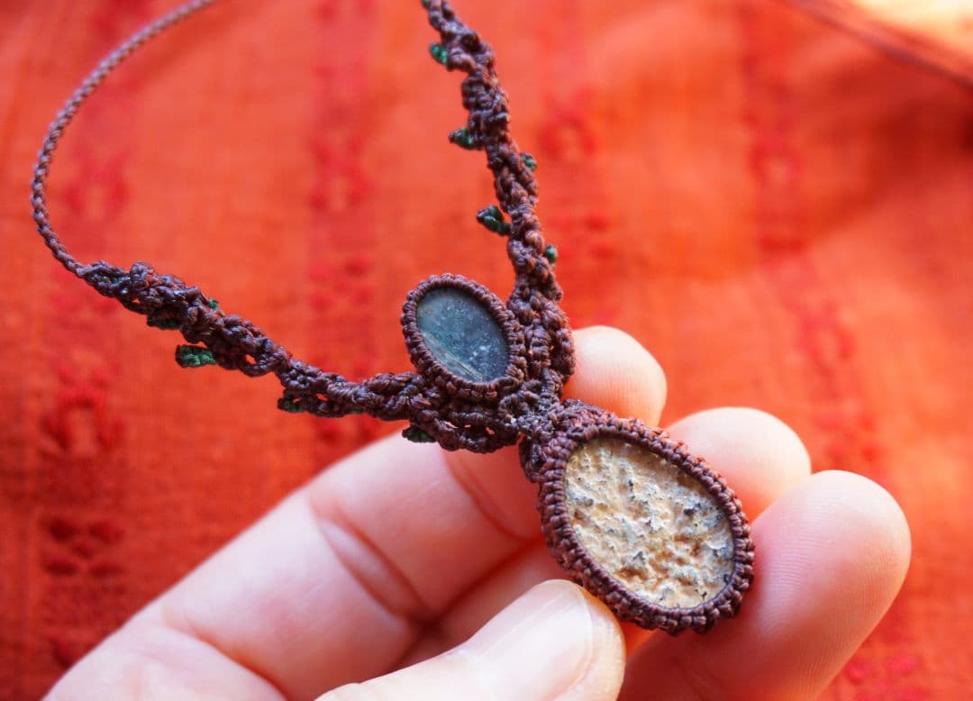 インドヒマラヤ産　ガーデンクォーツ　グリーンカイヤナイト　マクラメ　ネックレス