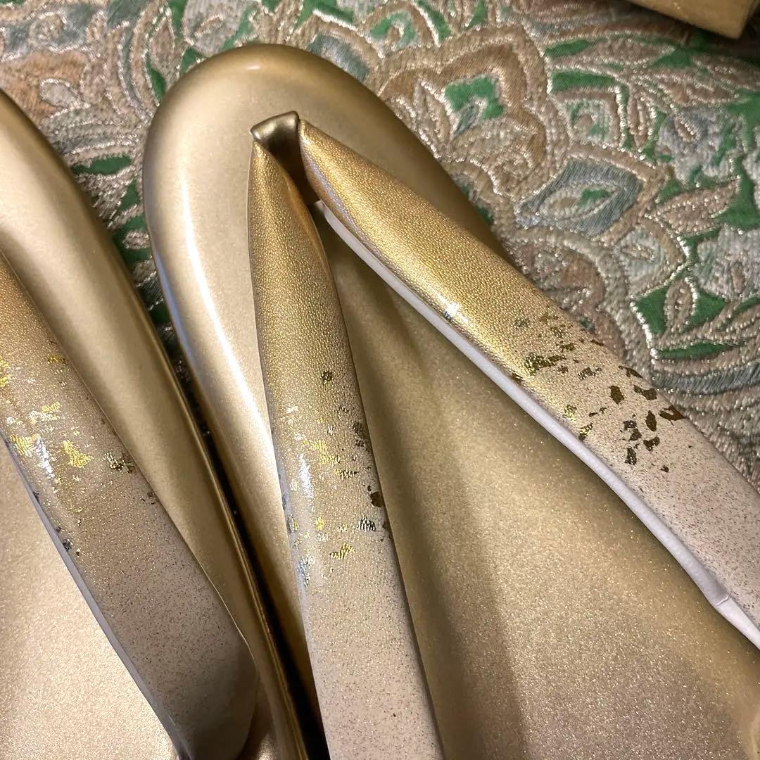 エナメル　ゴールドのお洒落な　　　　　草履バッグセット