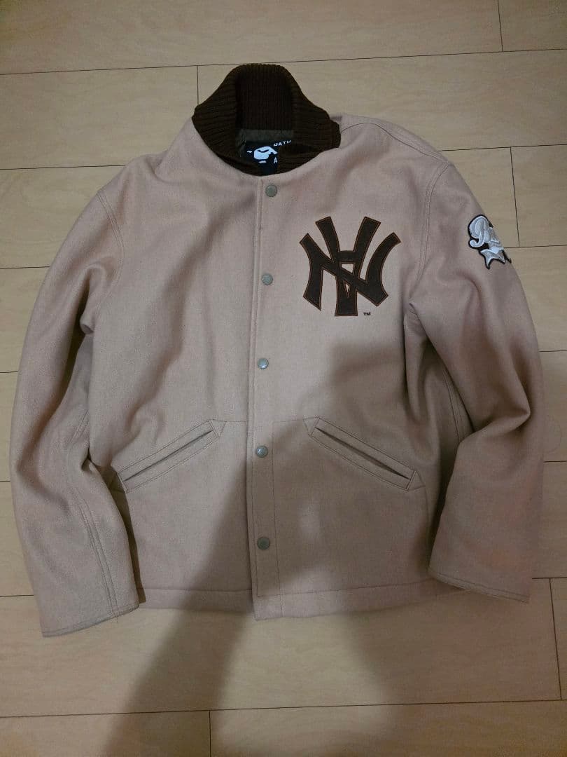 A BATHING APE　 ベージュ スタジャン
