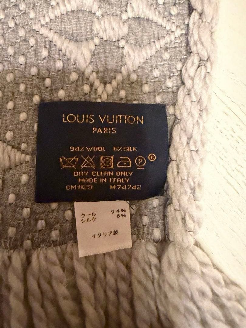 LOUIS VUITTON グレー マフラー