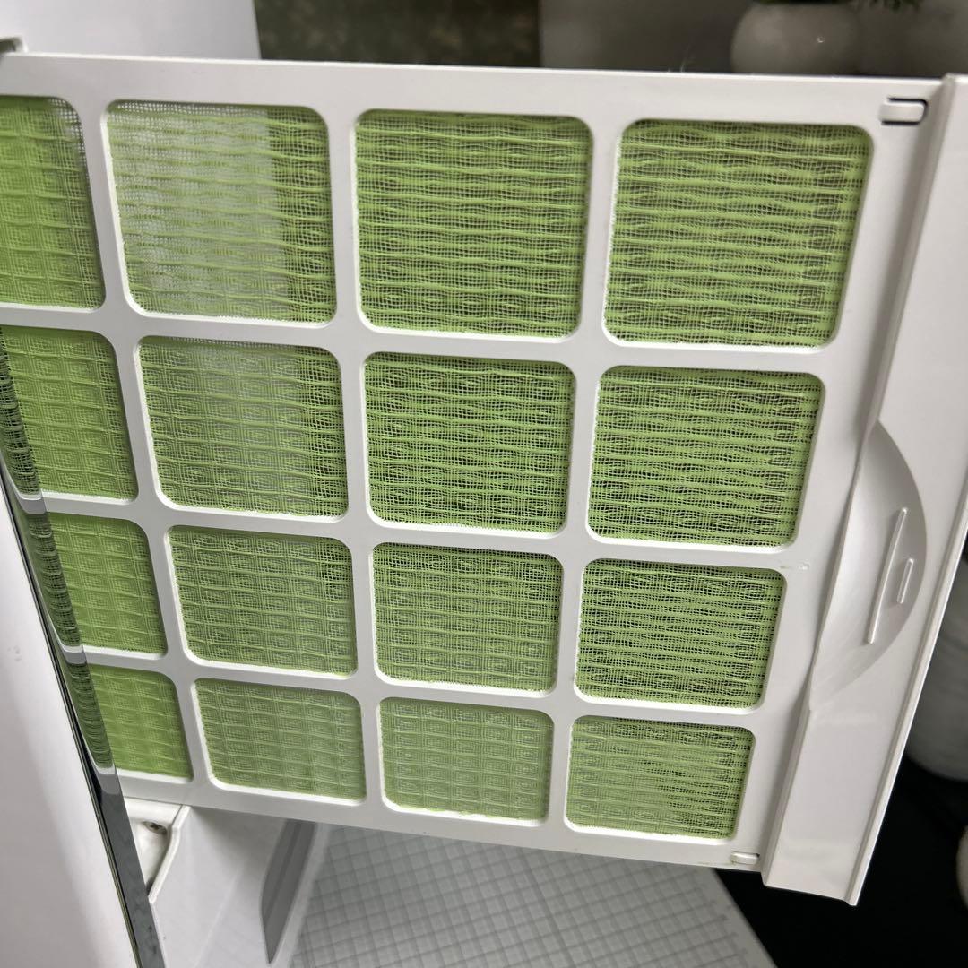 トヨトミ　衣類乾燥除湿機　DJ-LTS8J