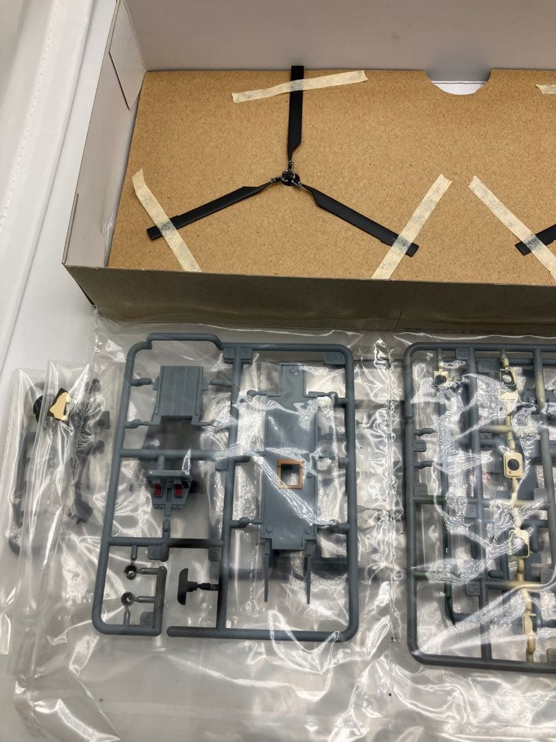 希少　【未組立】 TOMYTEC CH-47J(LR) 1/144 ヘリコプター