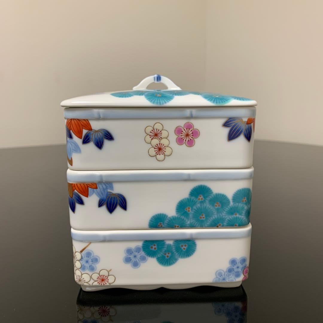 有田焼　香蘭社　染錦松竹梅　三段重　陶磁器　重箱　正月　おせち　木箱入り