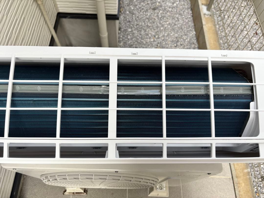 2025年製　引き取り可　RIAIR エアコン　6〜9畳用　100V