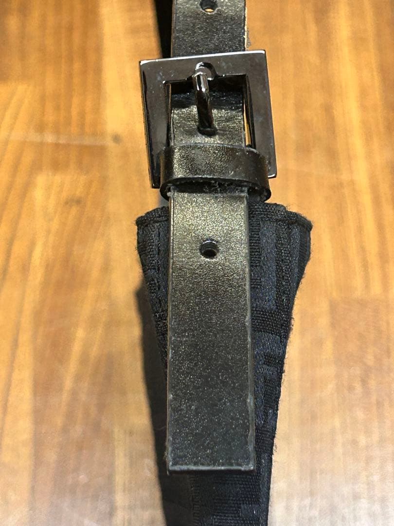 B12-73 FENDI フェンディ ズッキーニ アクセサリーポーチ 黒