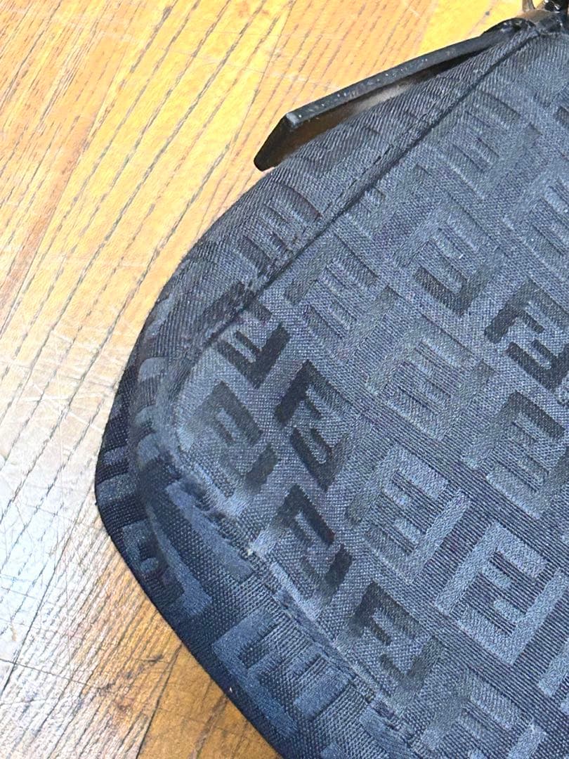 B12-73 FENDI フェンディ ズッキーニ アクセサリーポーチ 黒