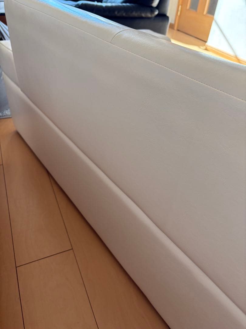 限界価格❗️ ホワイトモダン　3人掛け　ソファー　人工皮革　直接引き取り　値下げ可